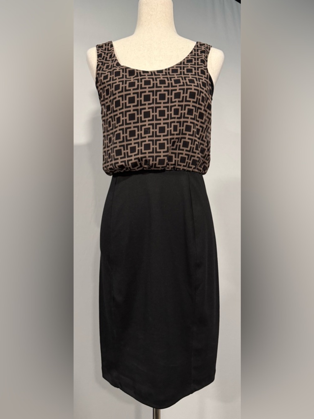 Banana Republic Factory Women’s Black &Tan Geometric Print Dress